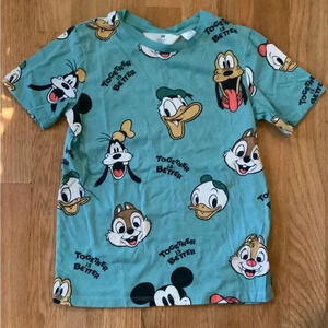 H&M x Disney all over print boys T-shirt, size 8